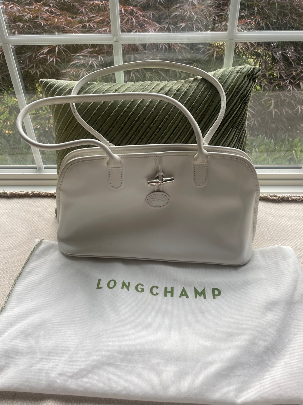 Longchamp Cream Leather Shoulder Bag with Silver Hardware